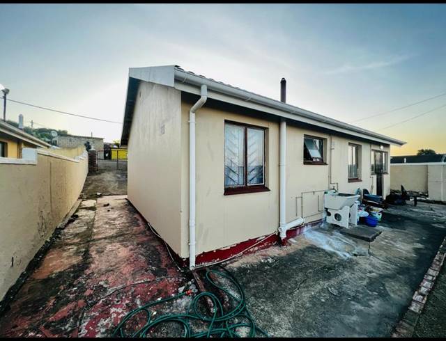 3 BEDROOM HOUSE FOR SALE IN KWAMASHU